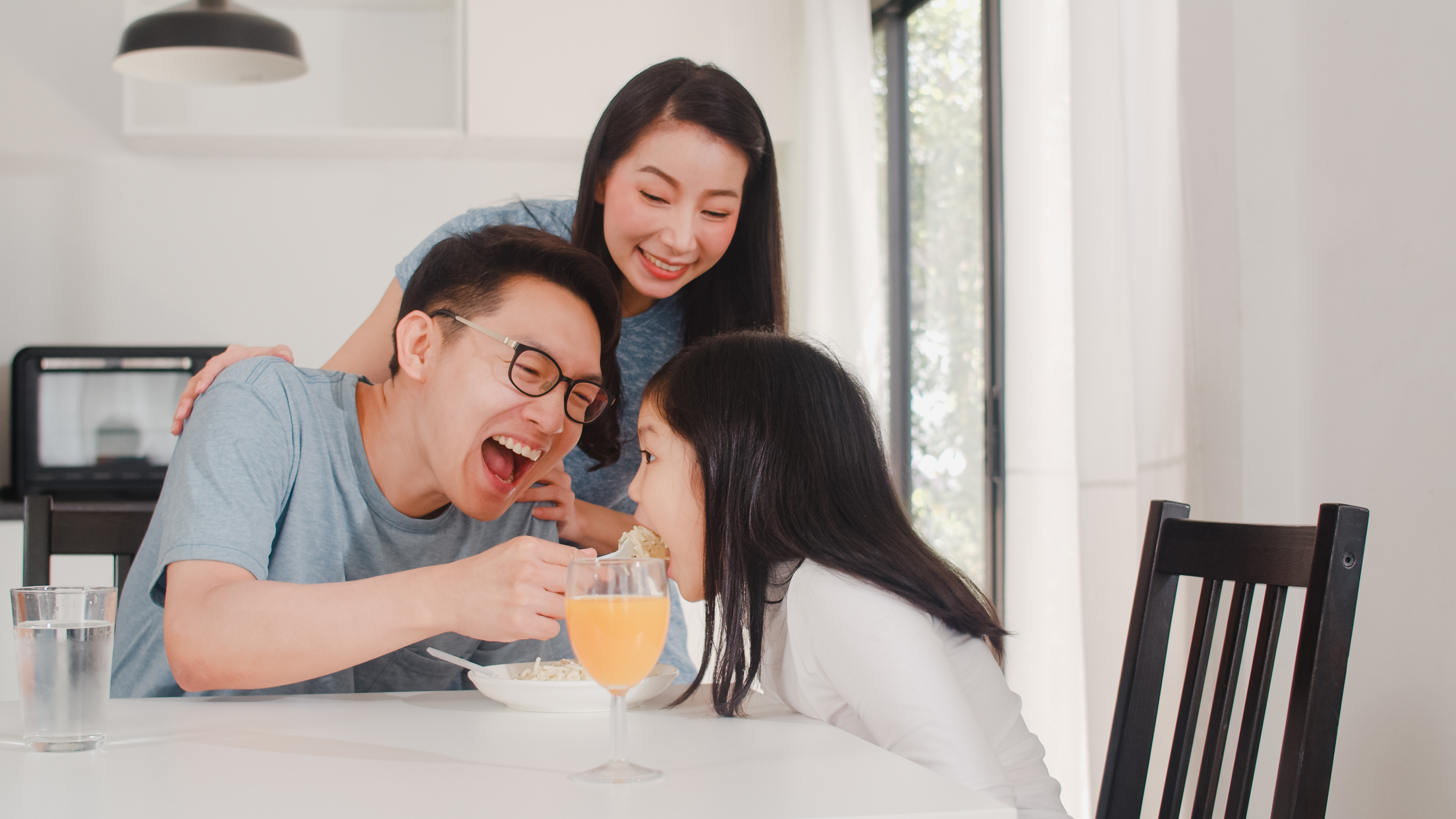 Characteristics of a Happy Family and How to Build a Happy and Harmonious Family